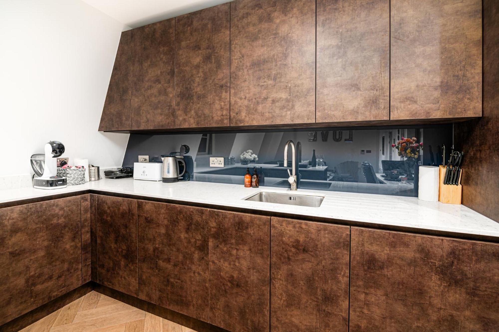 Spectacular 2-bedroom Penthouse In Marble Arch 75 Lägenhet