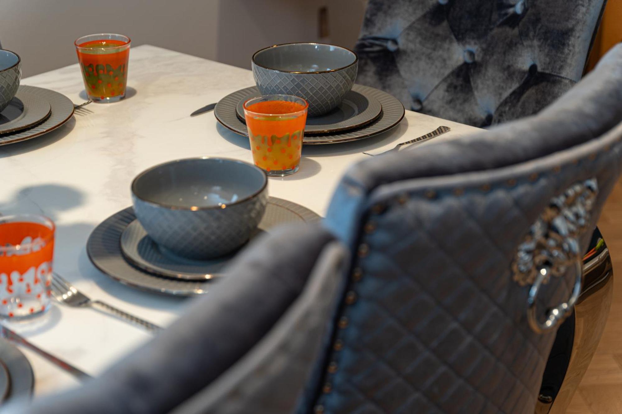 Spectacular 2-bedroom Penthouse In Marble Arch 75 *