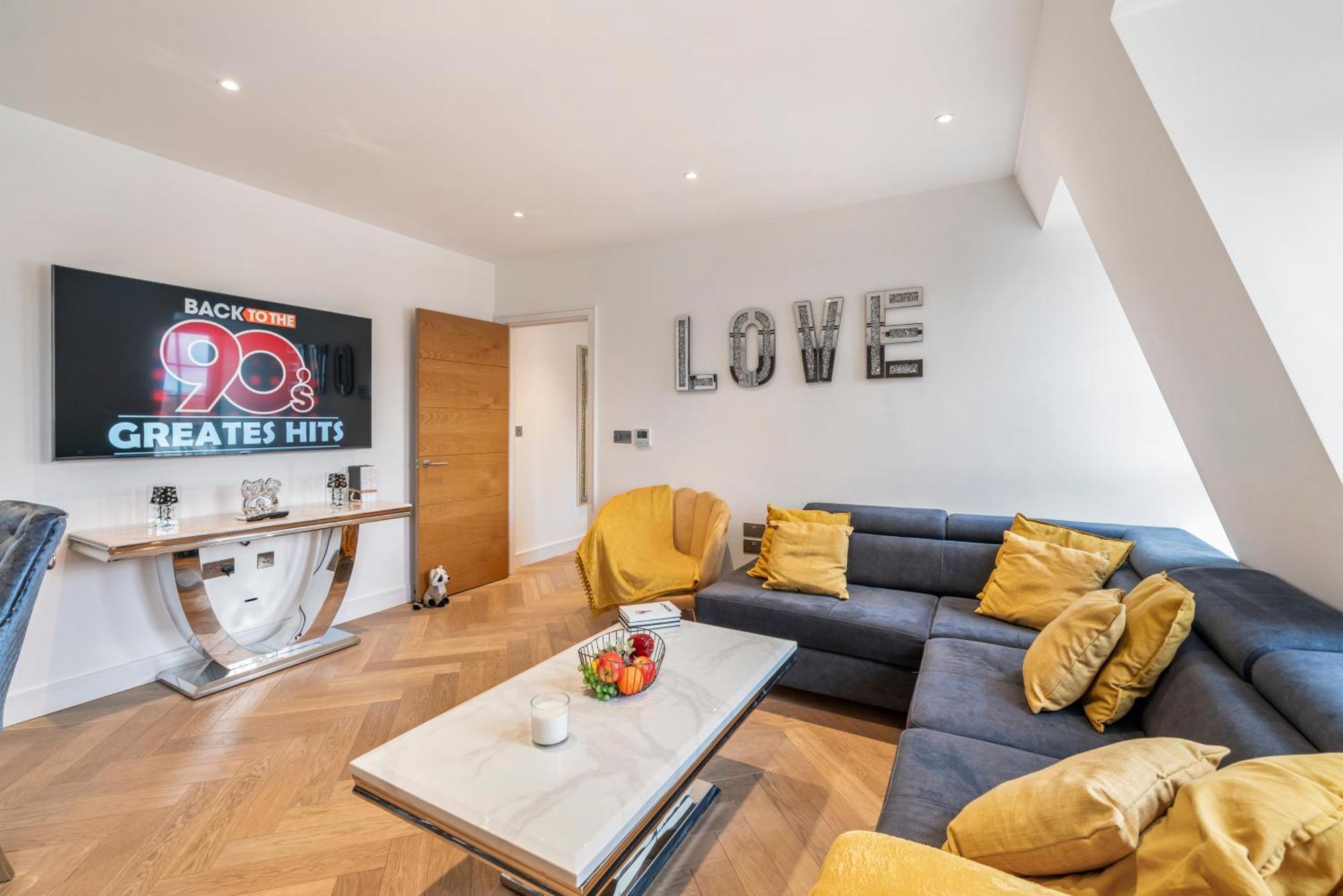 Spectacular 2-bedroom Penthouse In Marble Arch 75 Lägenhet