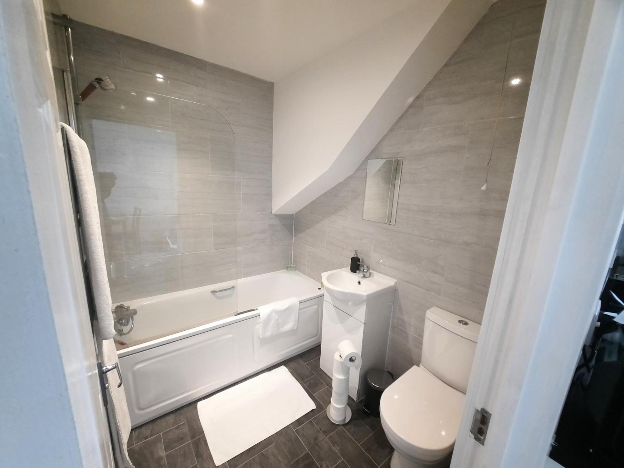 Acton Town Luxe - Spacious Modern Near Westfield & Nature, Pets Welcome! Lägenhet