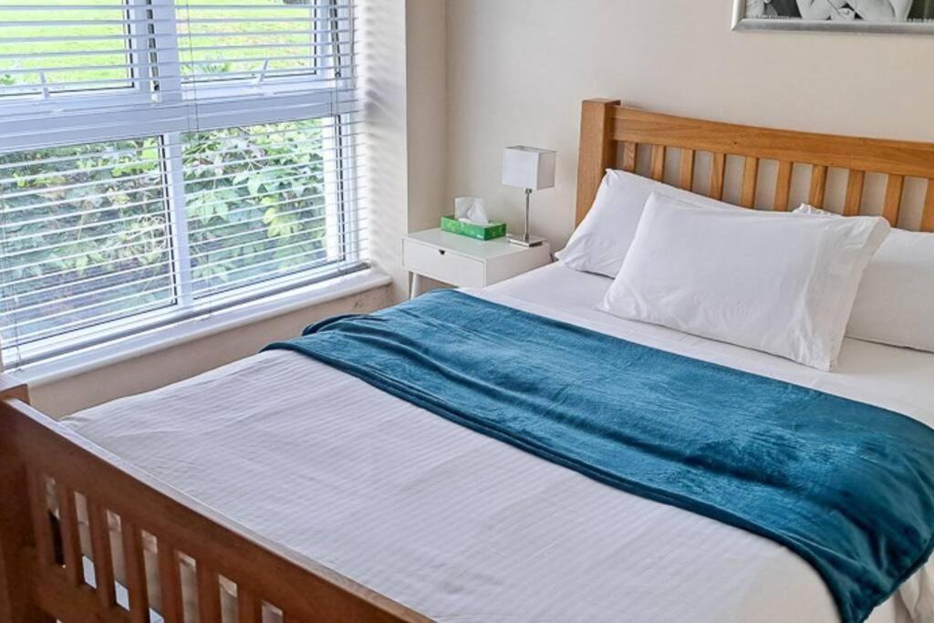 Docklands Riverside Apartment *