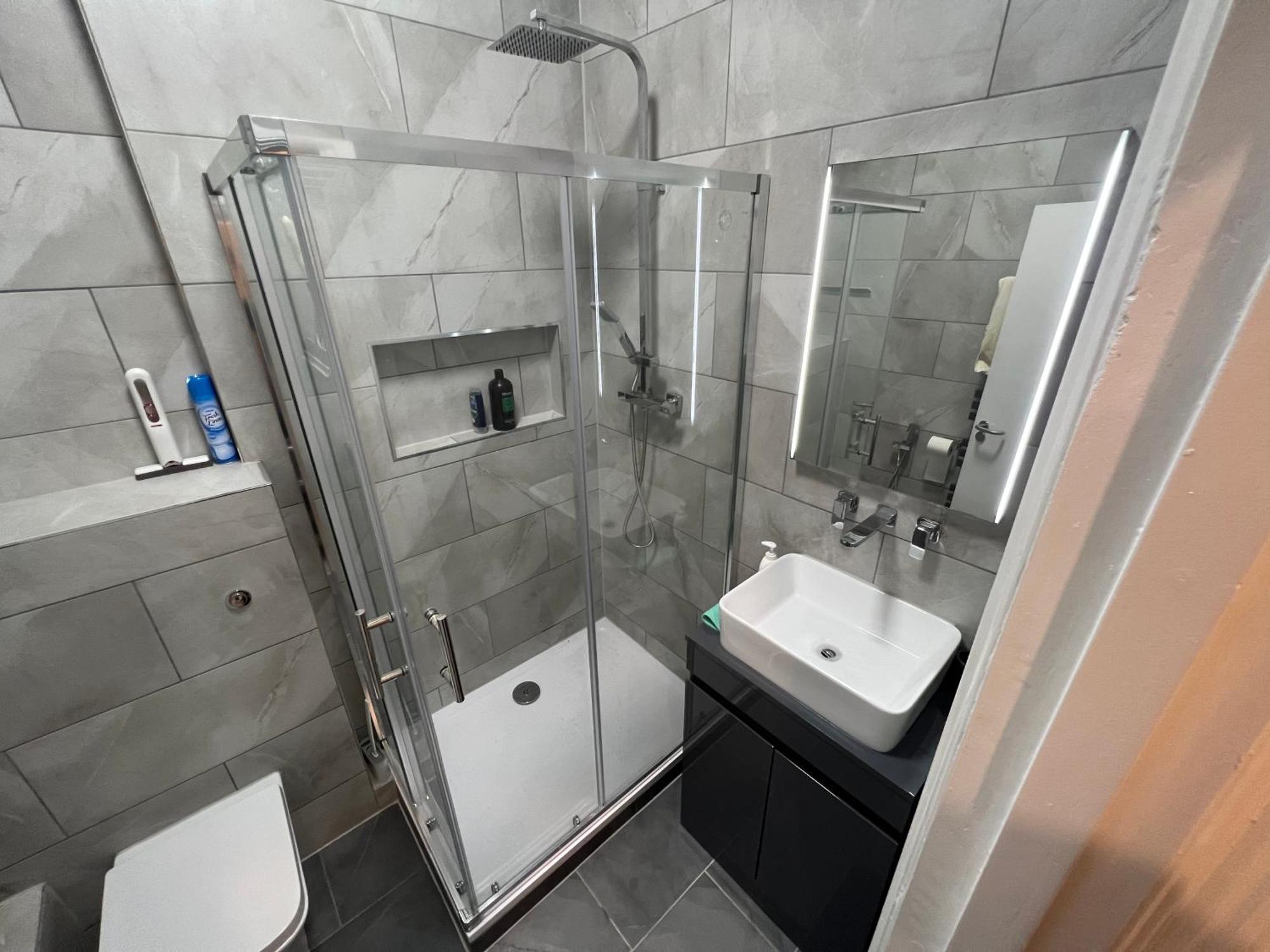 2 Bed In On 3rd Floor - Newly Refurbished - No Lift * London