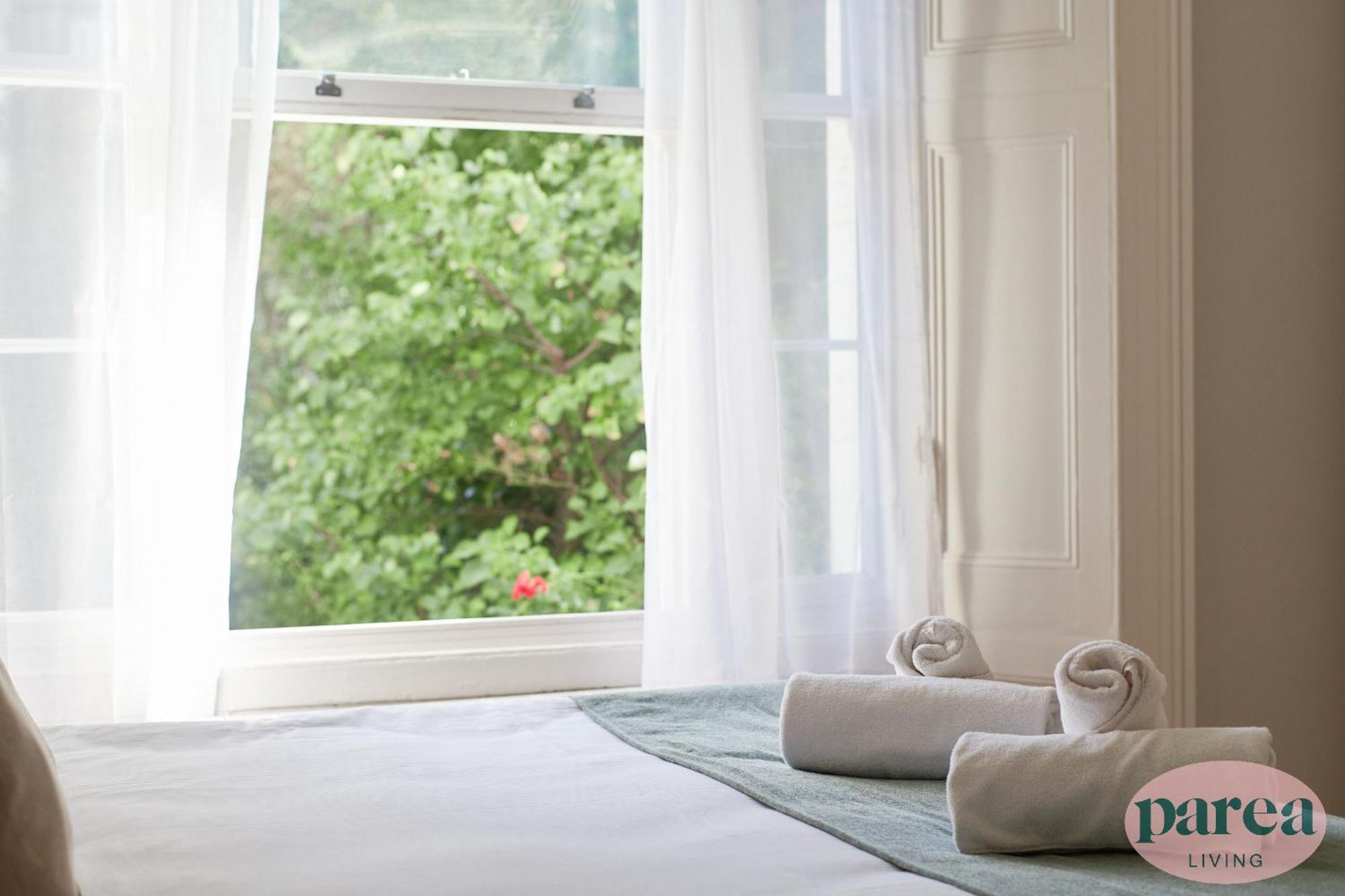Appartement Parea Living - Notting Hill, Stylish 1-bedroom Flat, Private Gardens, Remote Working Londen