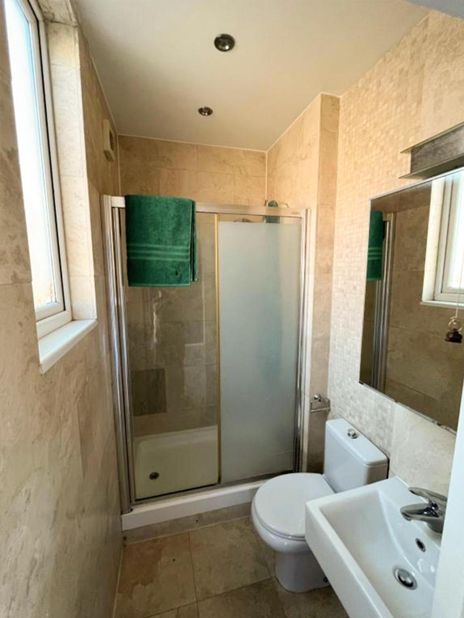 Two Bed Minutes From Hammersmith Leilighet