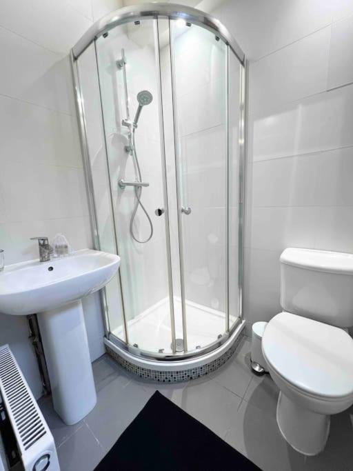 4 Bed Apartment- Archway Station Lägenhet