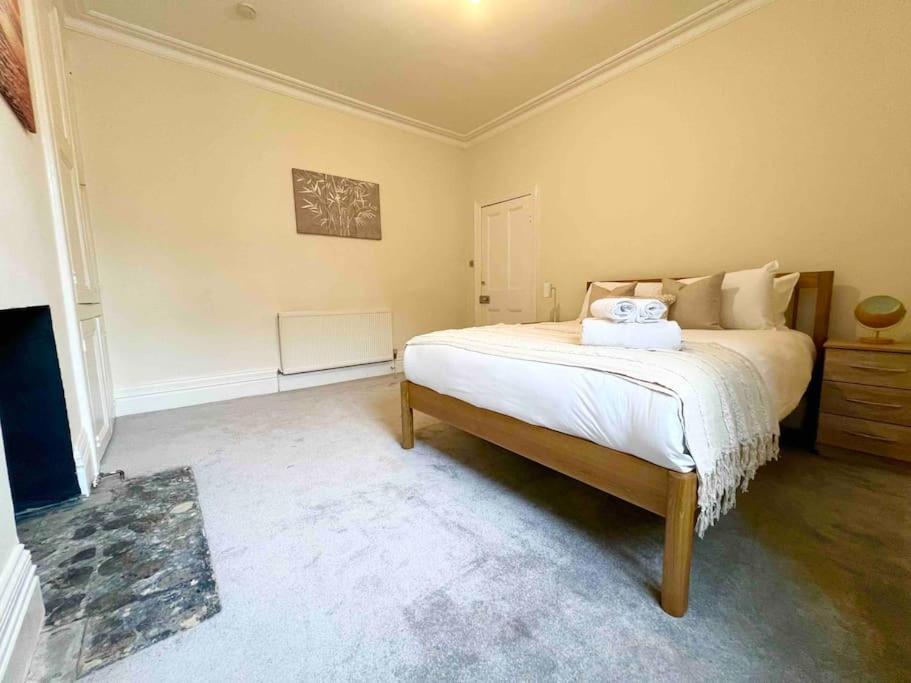 Lägenhet 4 Bed Apartment- Archway Station *