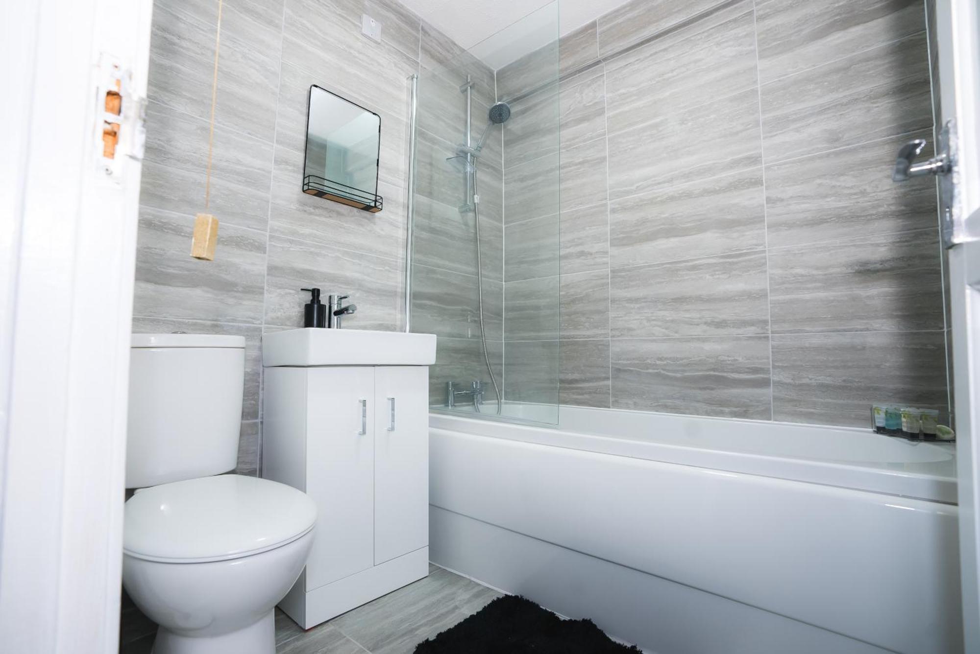 Apartment 1 Bed Flat Tottenham Hale N17 London