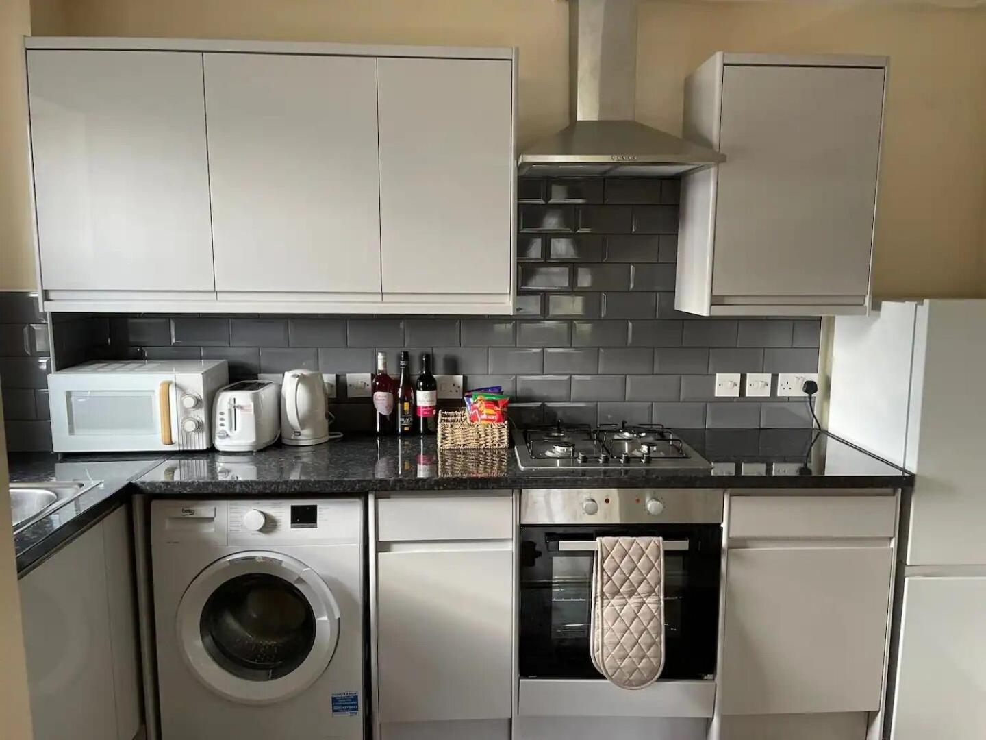 4min Walk Uni Of East 1br Apartment *