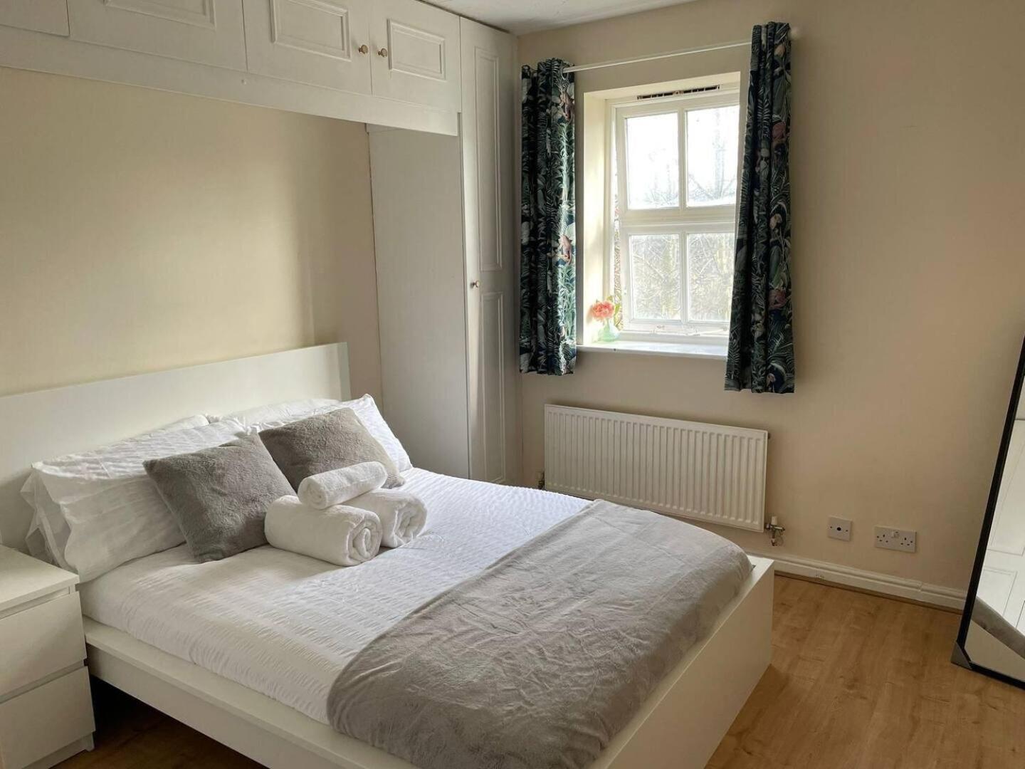 Apartment 4min Walk Uni Of East 1br