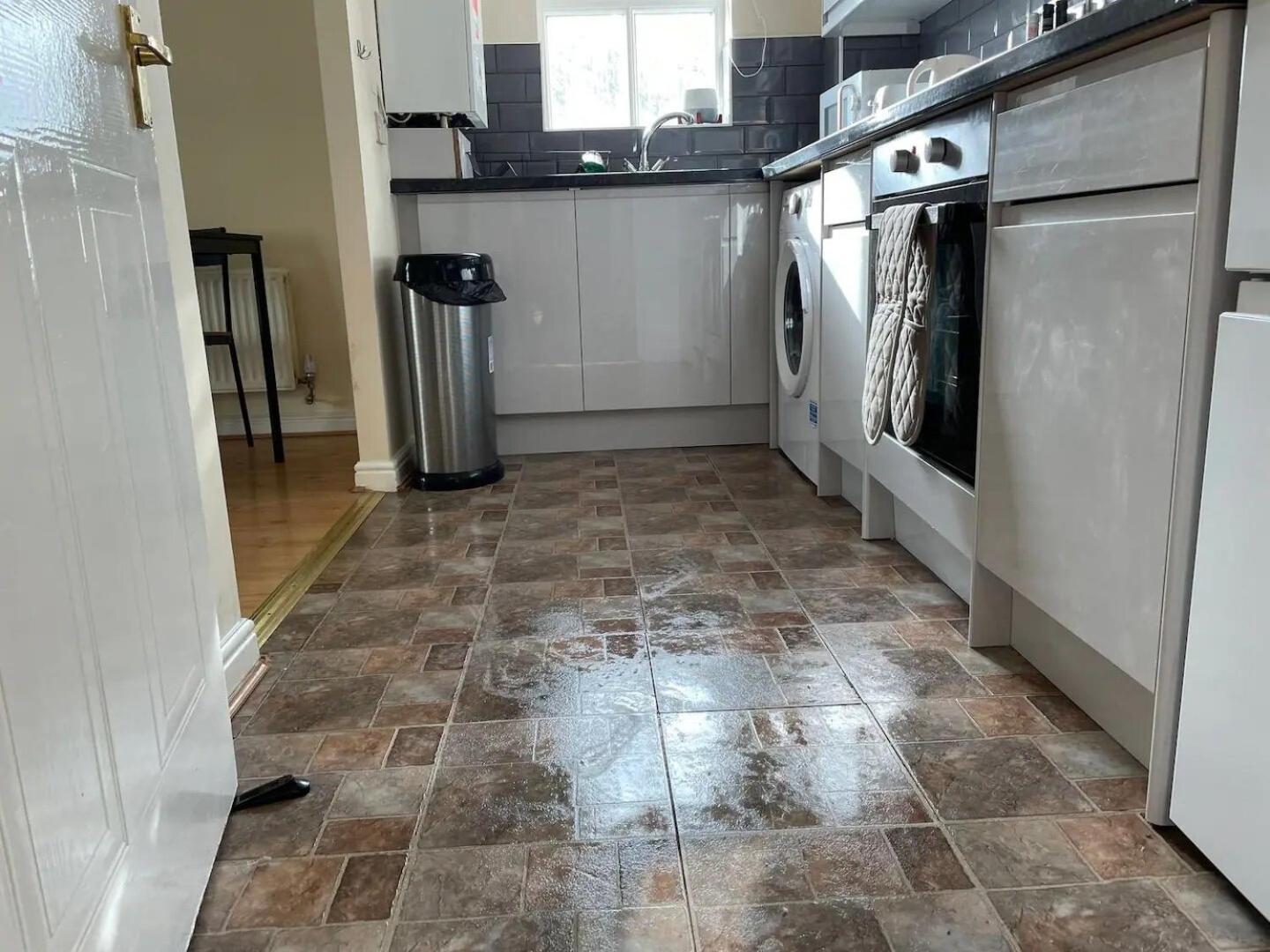 4min Walk Uni Of East 1br Apartment London