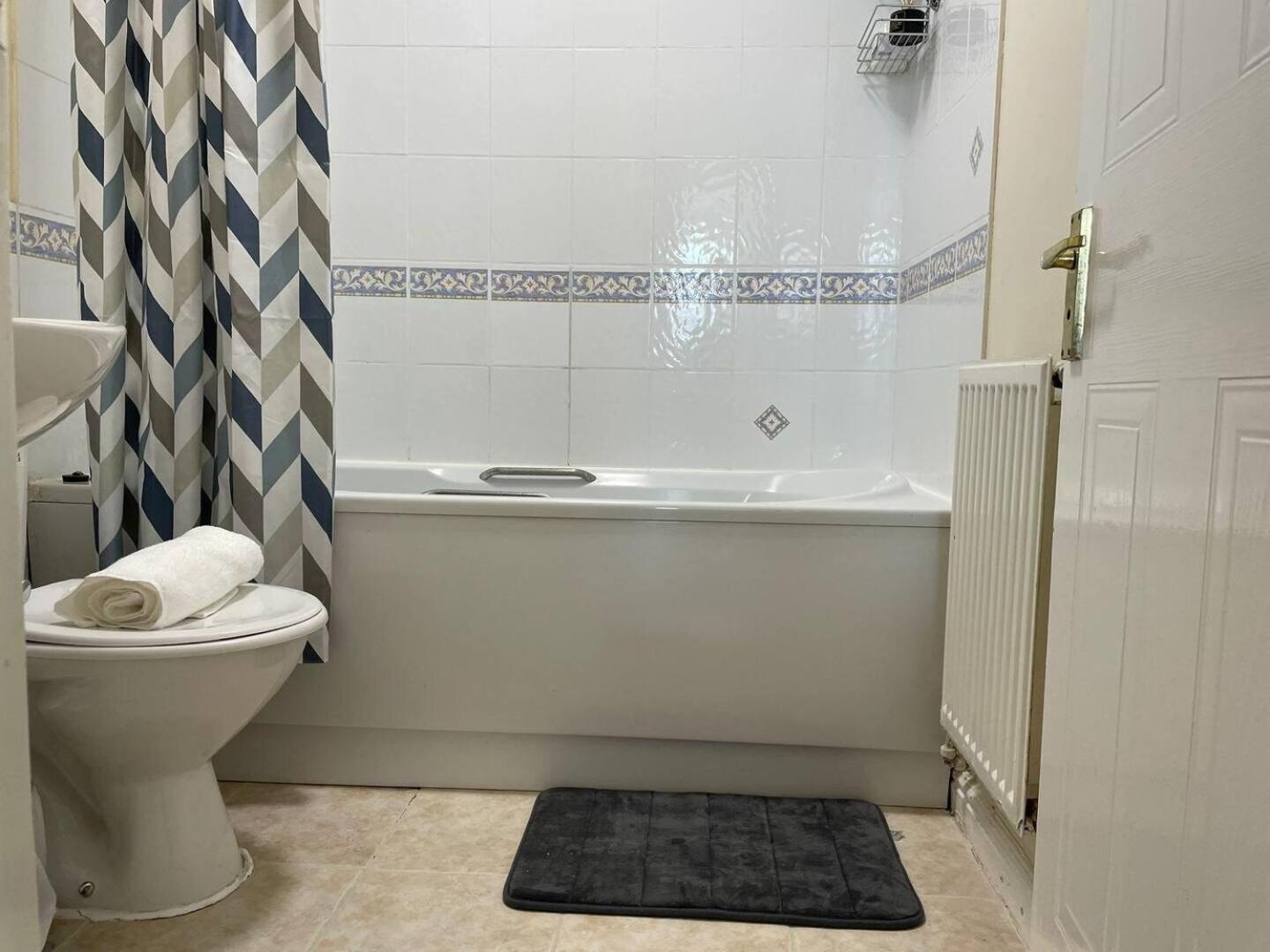 4min Walk Uni Of East 1br Apartment *