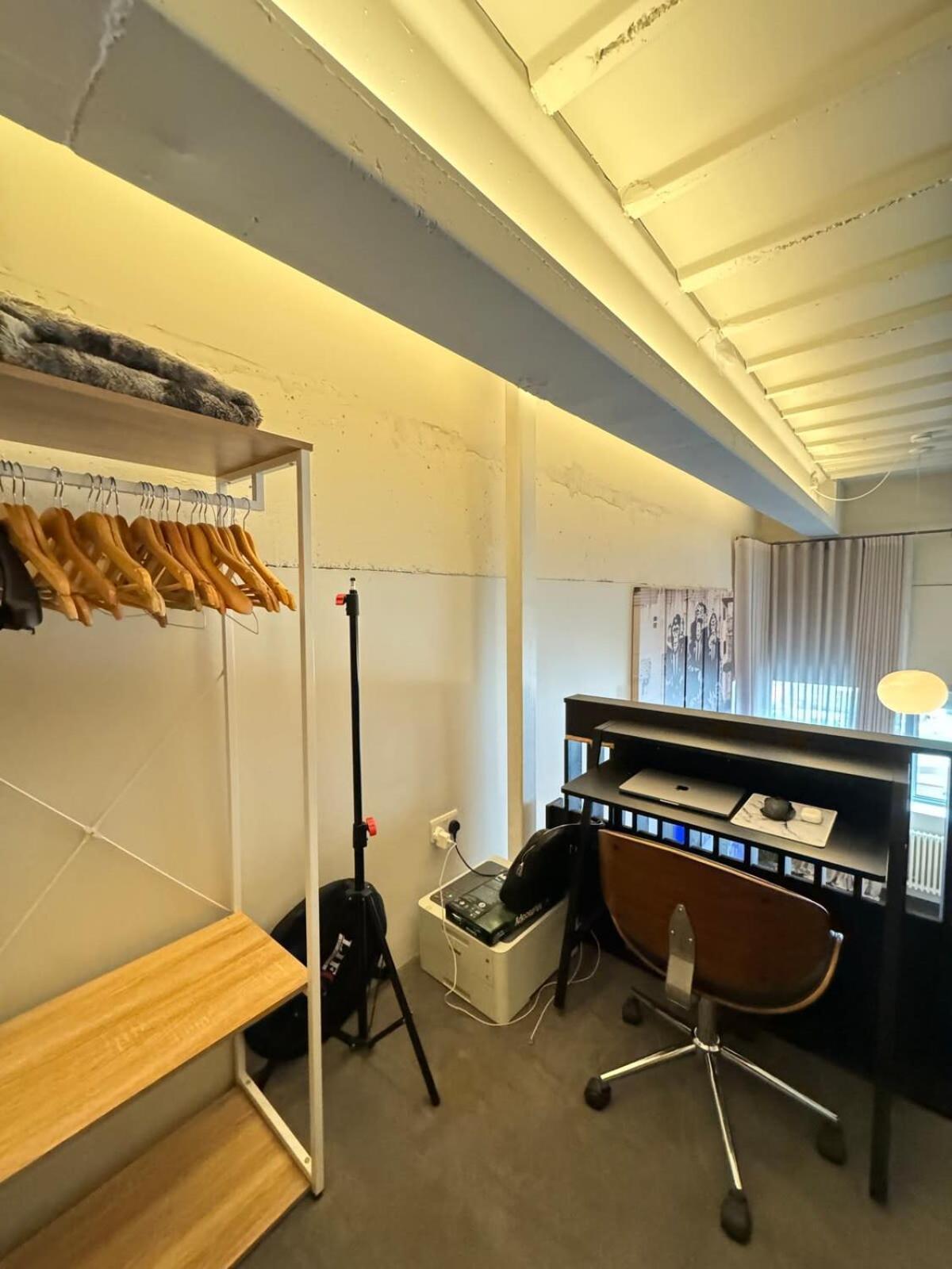 Industrial-chic 1bd Loft By The River Fulham! Londra