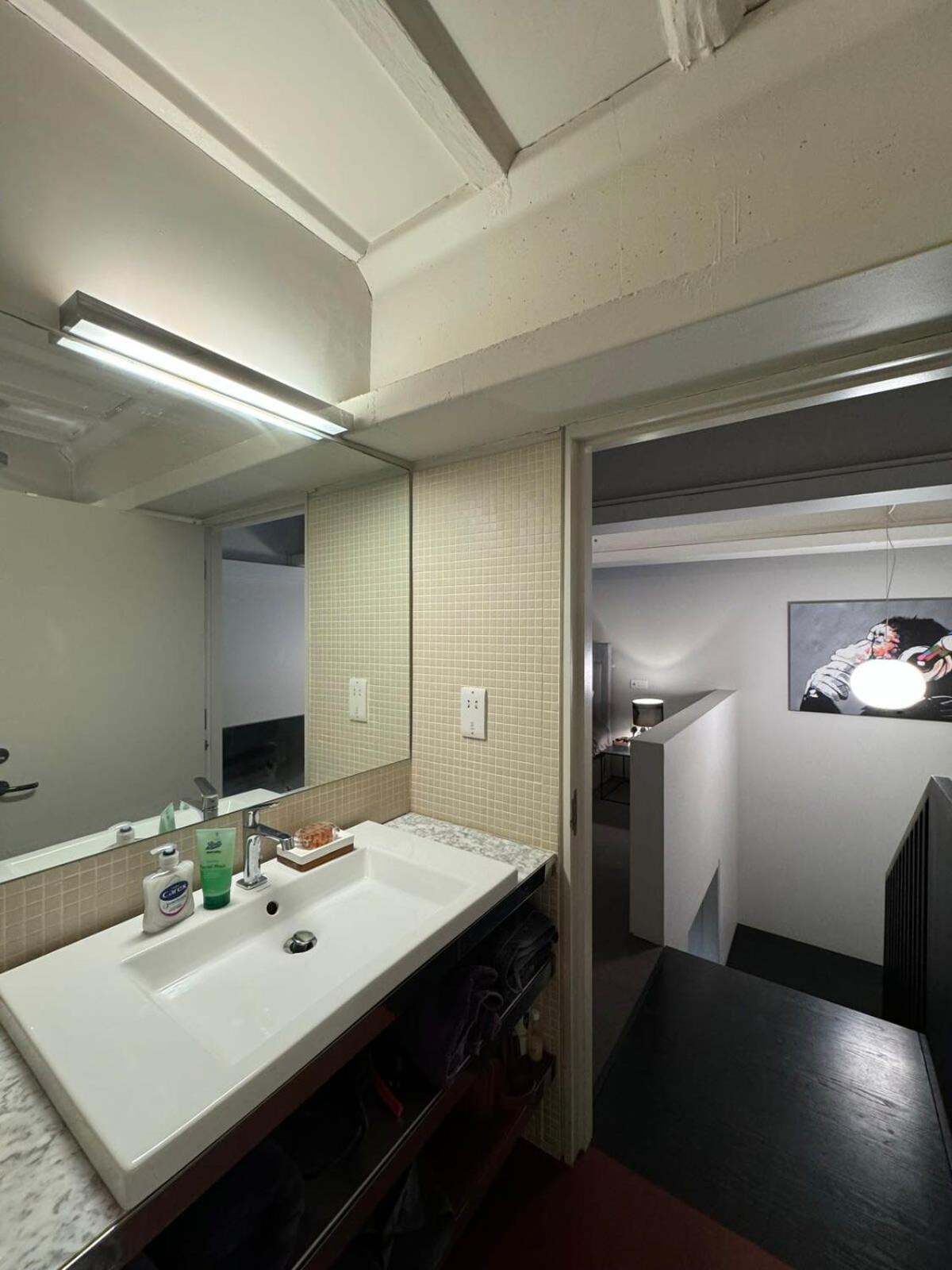 Industrial-chic 1bd Loft By The River Fulham! Appartamento Londra
