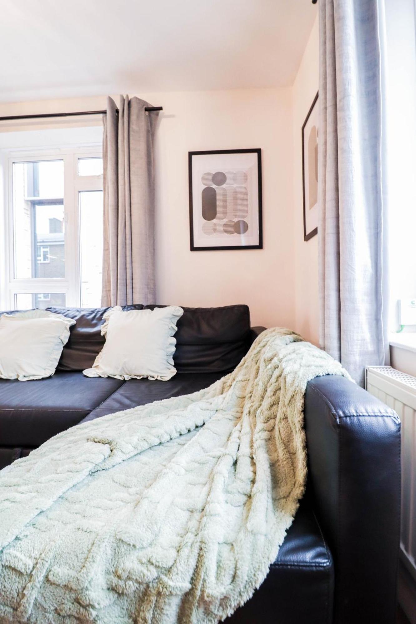 Appartement Bright And Well-kept 2 Bed Flat! Russell Square Londen