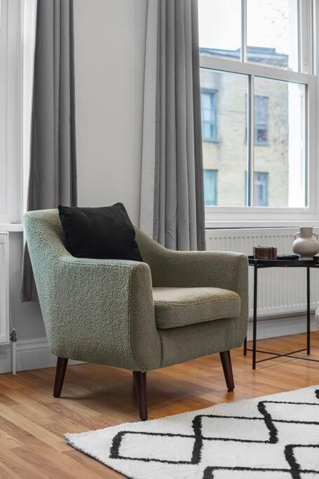 Modern 2 Bedroom Townhouse Flat In King's Cross Apartment London