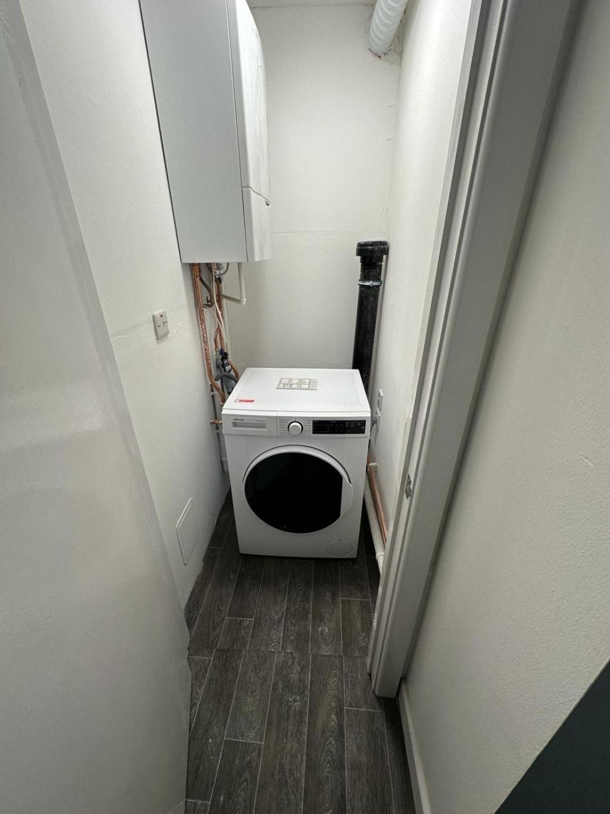 Apartment 4 Bedroom House Upper Tulse Hill, London, Sw2 2rp London