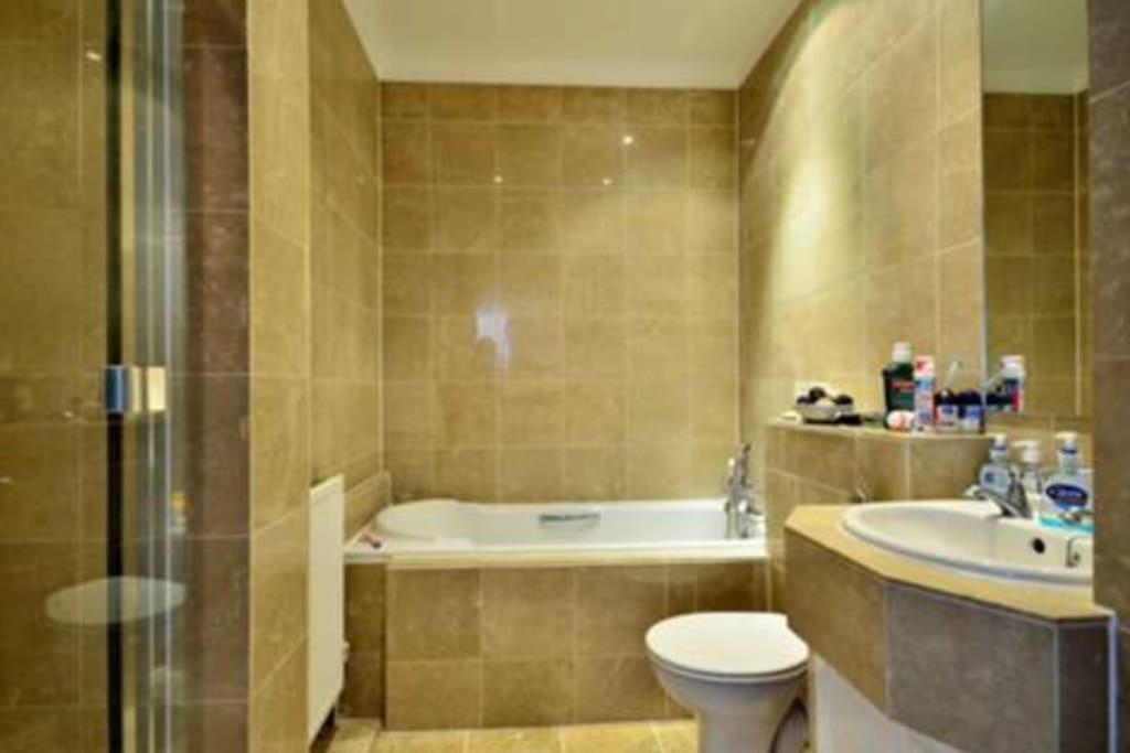 Luxury 3 Bedroom, 3 Bath By Oxford St & Soho Apartment