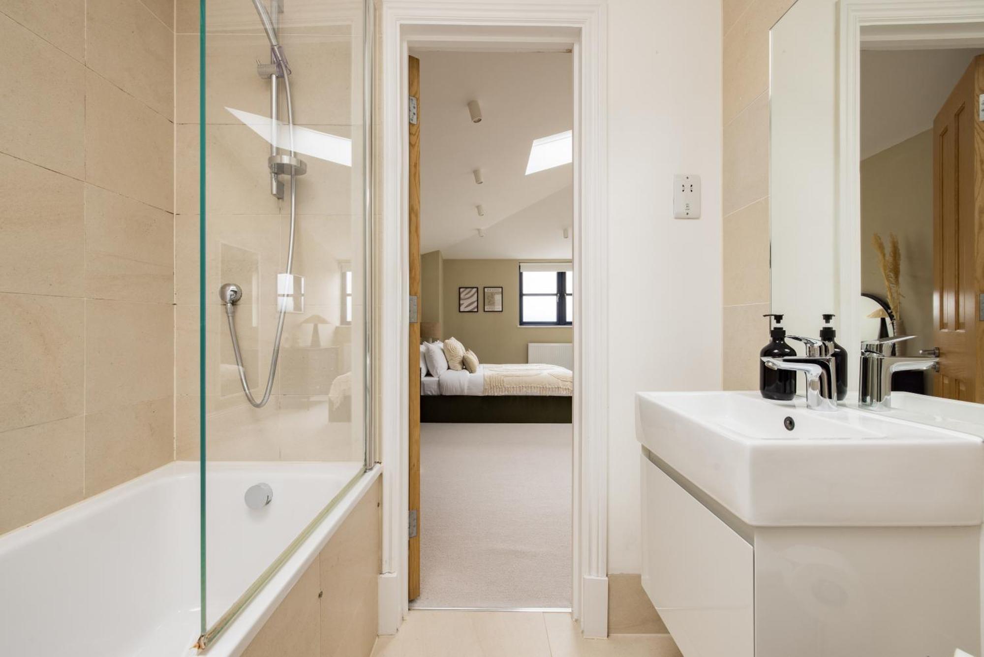 The Tooting Hideout - Dazzling 3bdr Flat With Balcony Appartamento Londra