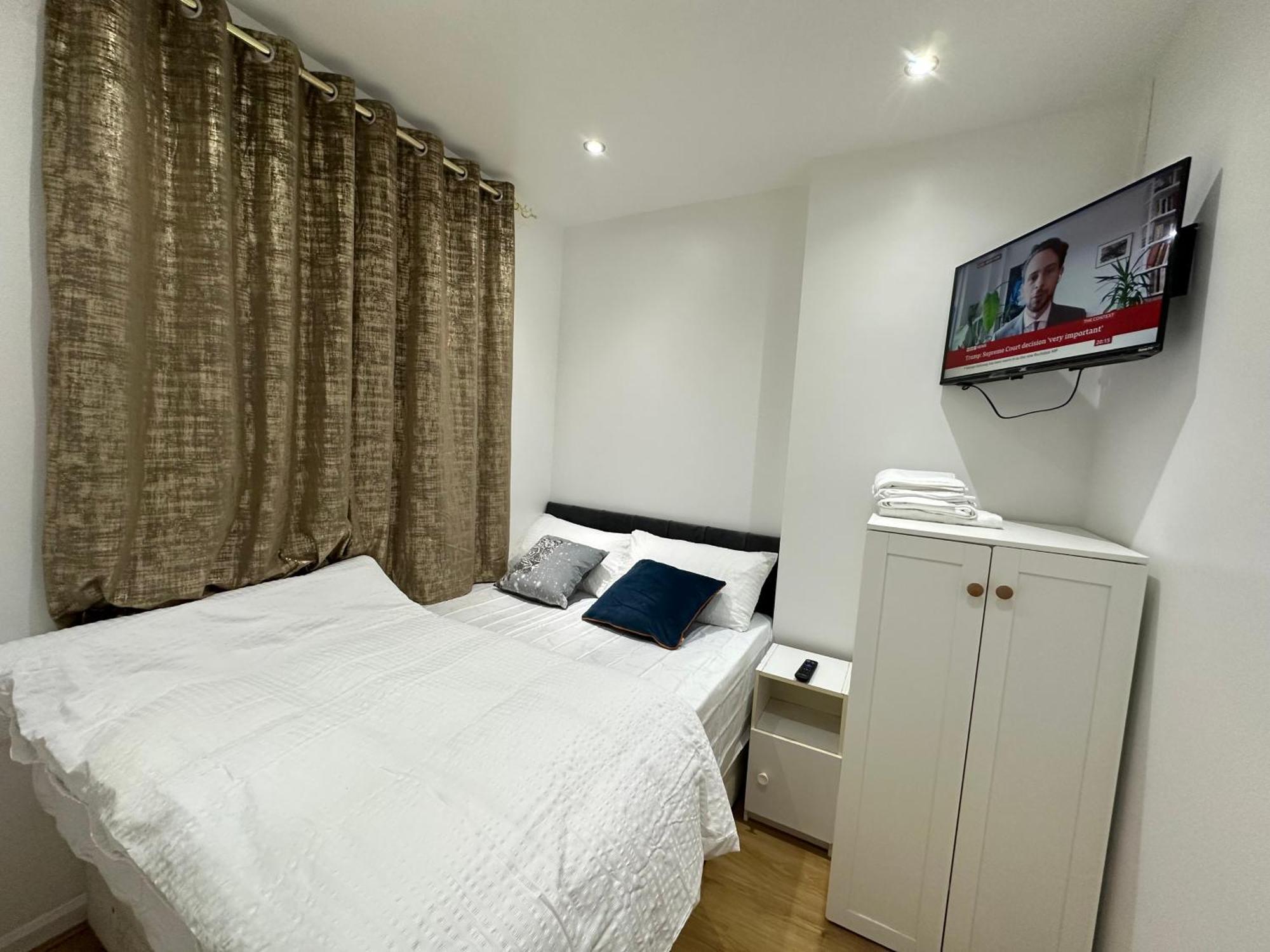 Guest house Beautiful Double With Free Wi-fi And Free Parking *