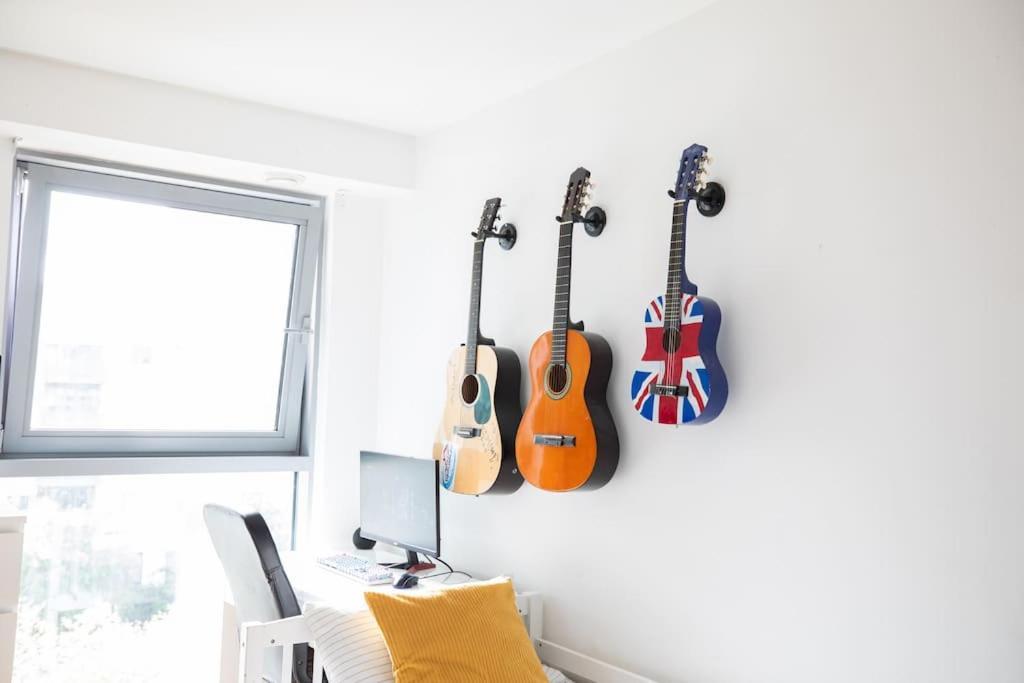 Lovely 2 Bedroom Overlooking River Thames Lejlighed
