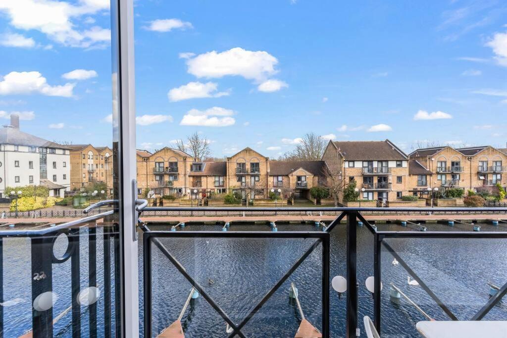 1-bedroom With Free Private Parking - Canary Wharf * London