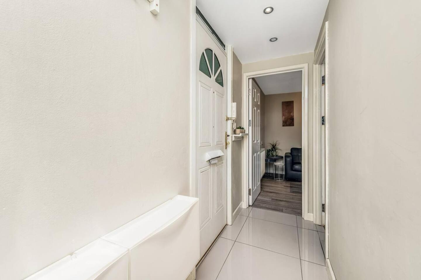 Appartamento Pass The Keys Modern By Whitechapel Hospital Londra