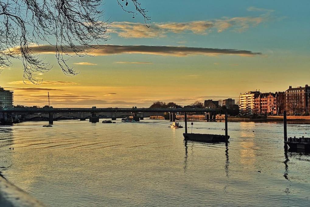 Sensational 2br Wviews & Balcony In Wandsworth Lejlighed London
