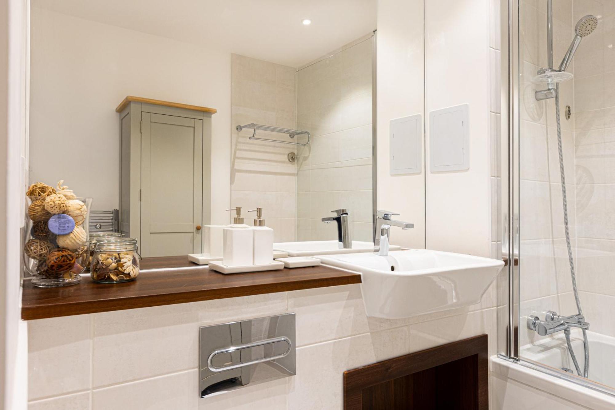 Lejlighed Sensational 2br Wviews & Balcony In Wandsworth