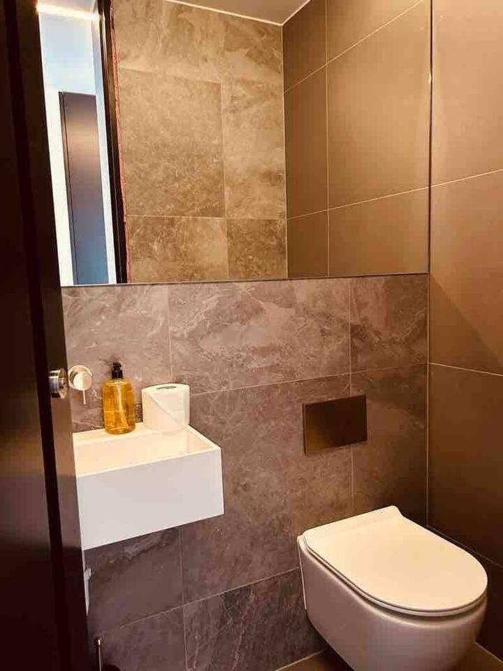 3 Bed 2 Bath Penthouse Hoxton Square With Terrace Leilighet