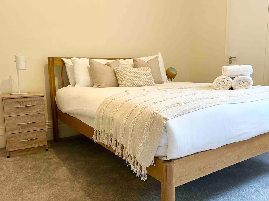 Lägenhet 4 Bed Apartment- Archway Station London