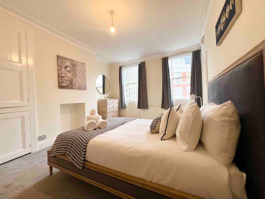 4 Bed Apartment- Archway Station Lägenhet *