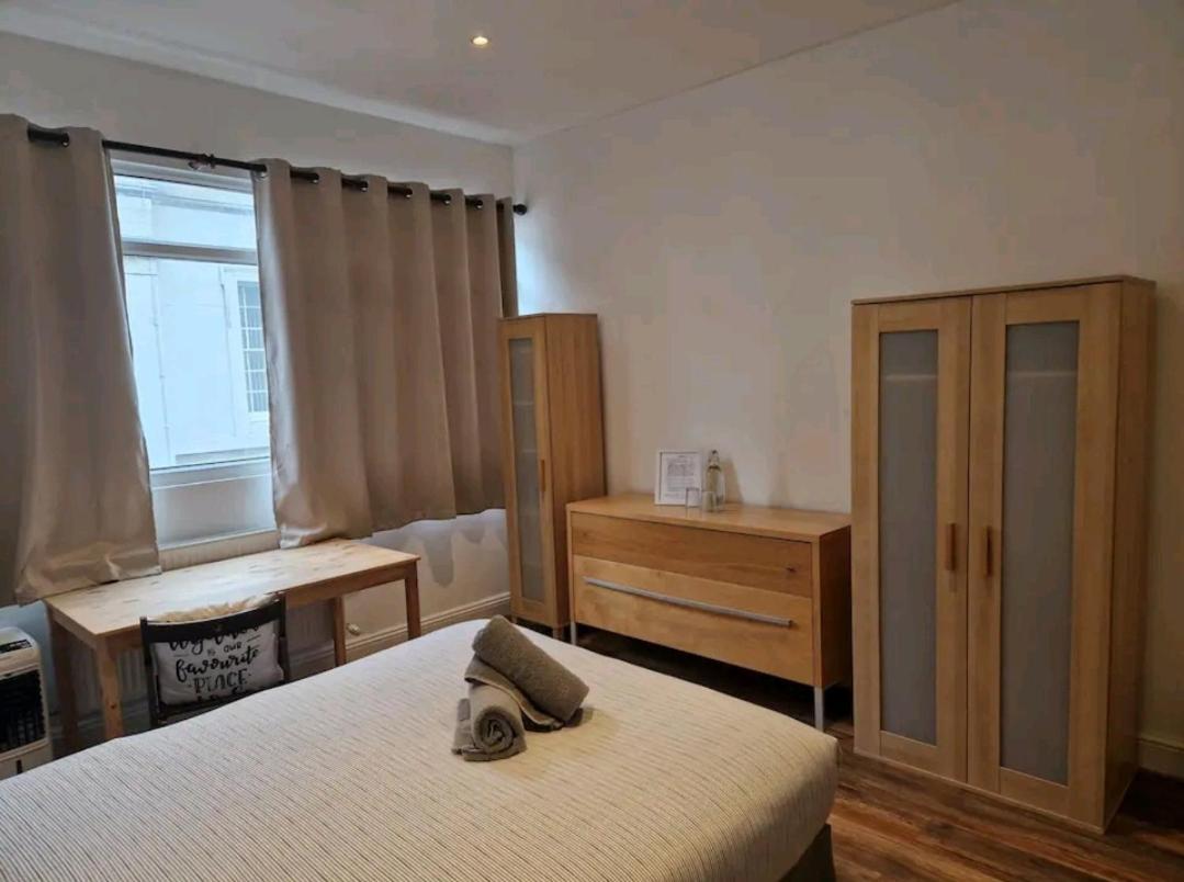 Privatunterkunft Affordable In Shared Flat, Bridge *