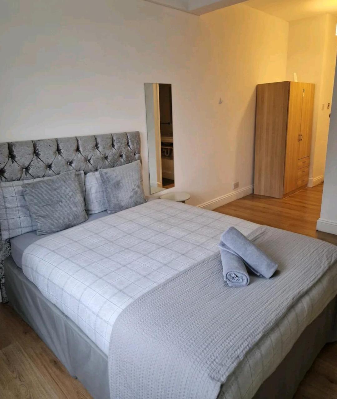 Affordable In Shared Flat, Bridge Privatunterkunft *
