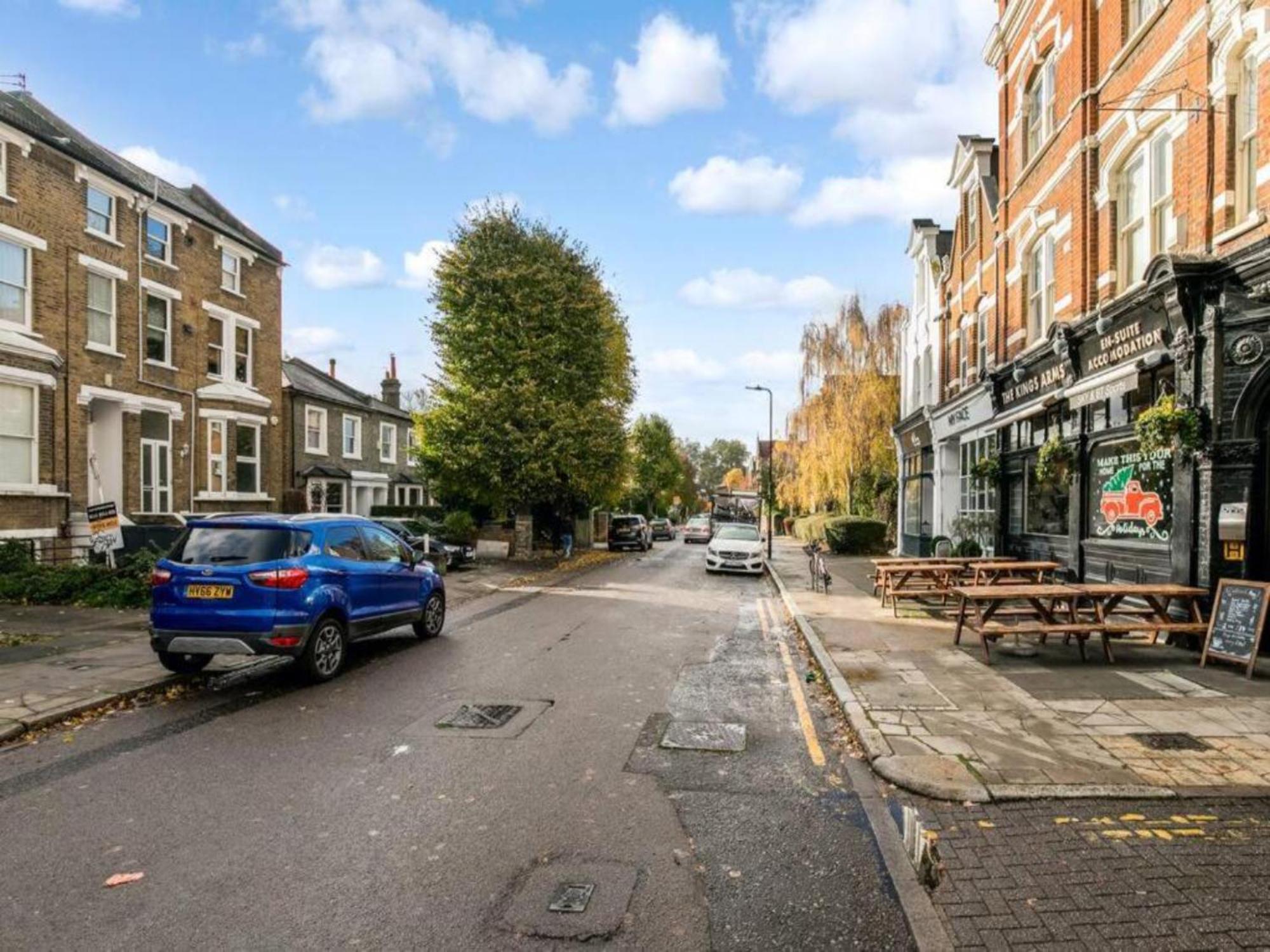 Pass The Keys Ealing Queen Of The Suburbs 2bd Leilighet London