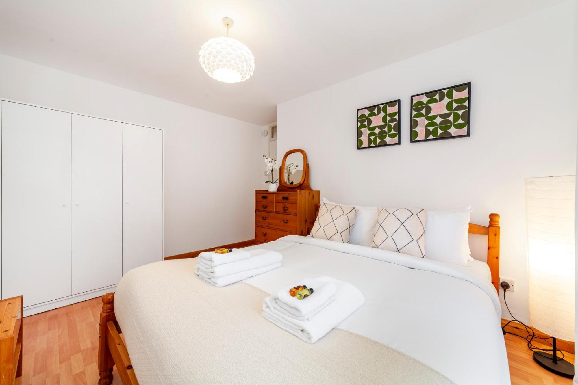 Appartement Bright 2br Flat Off Trendy Chiswick High Road Londen