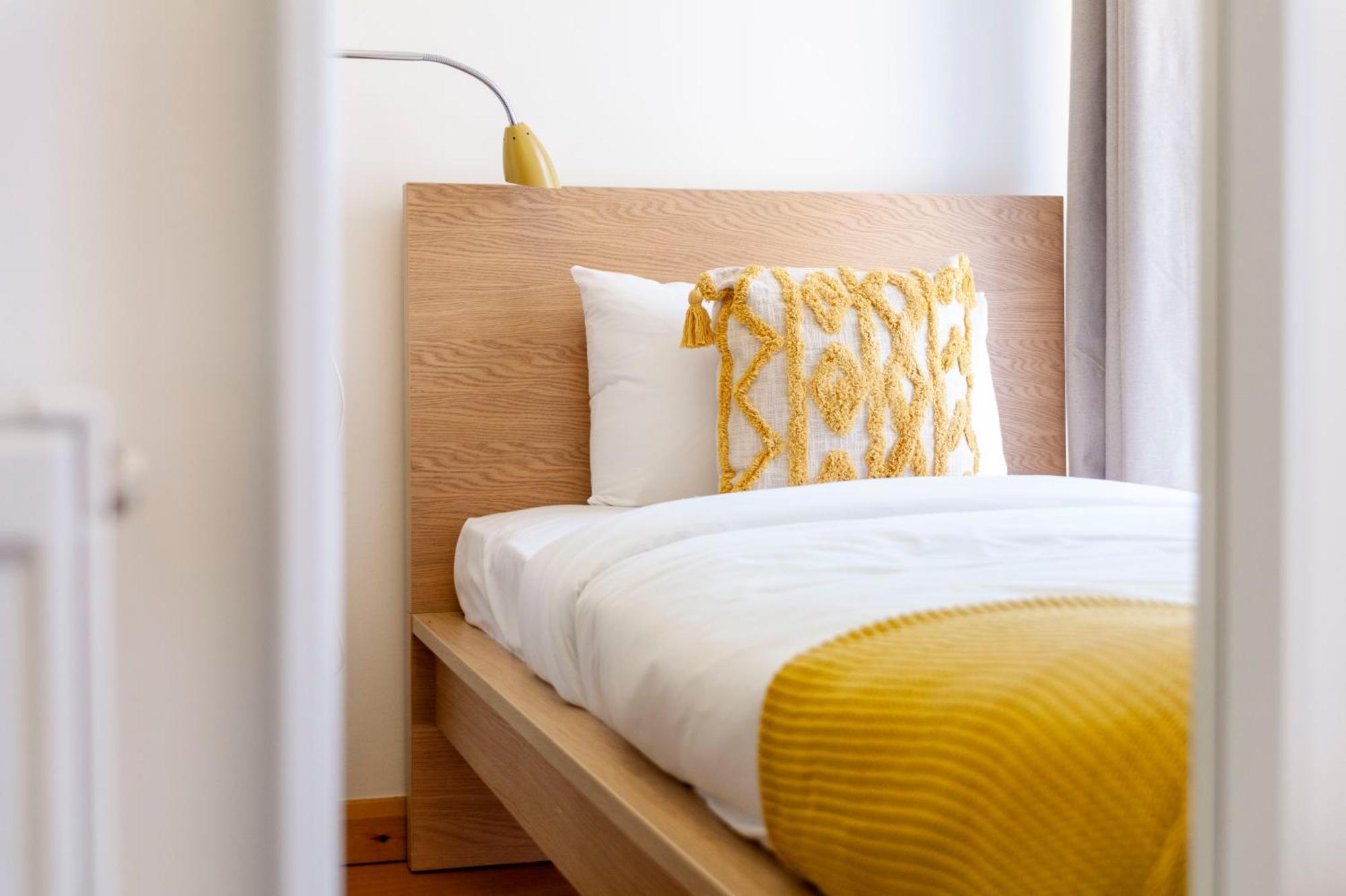 Bright 2br Flat Off Trendy Chiswick High Road Appartement
