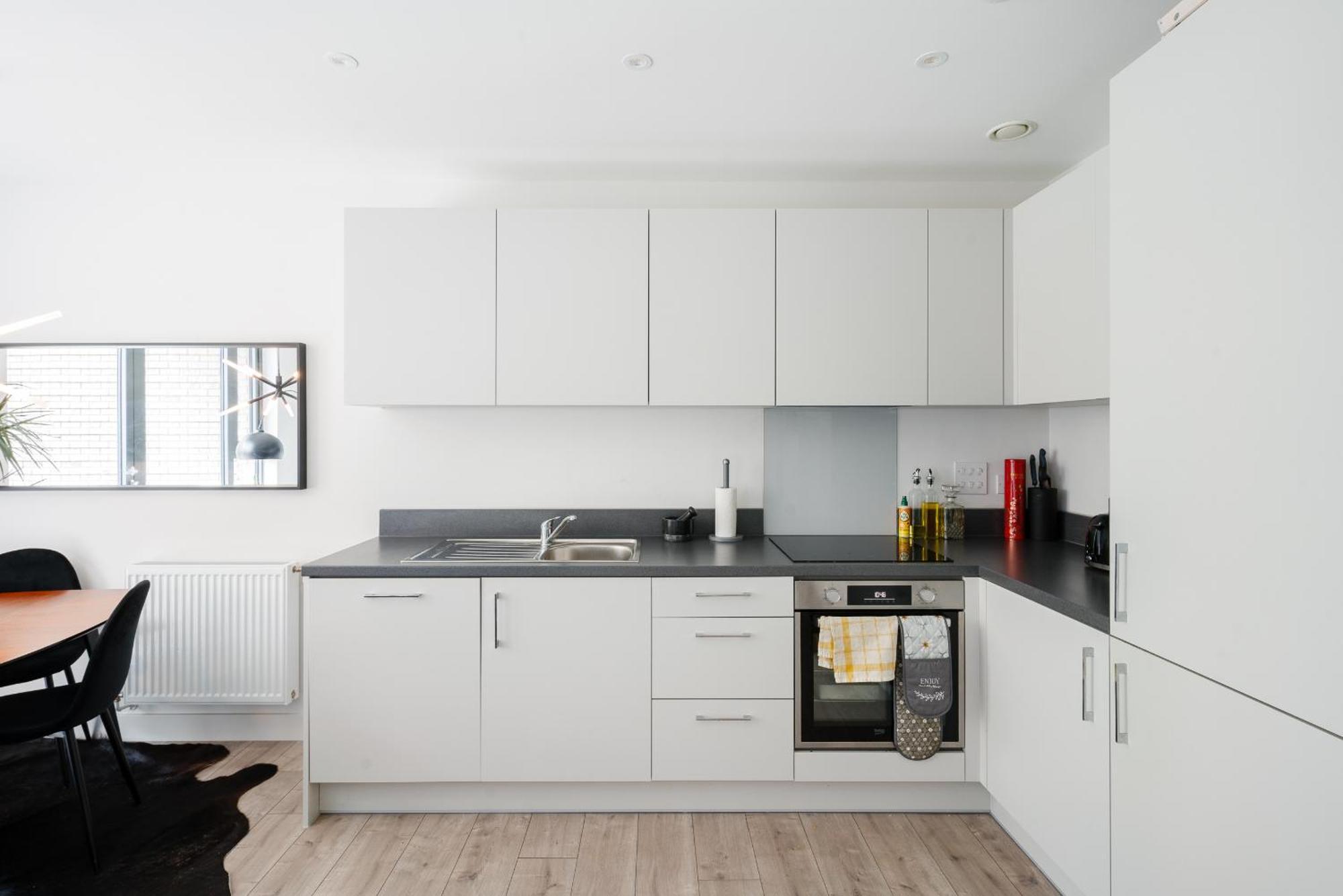 Beautiful & Contemporary Hackney Retreat Apartment London