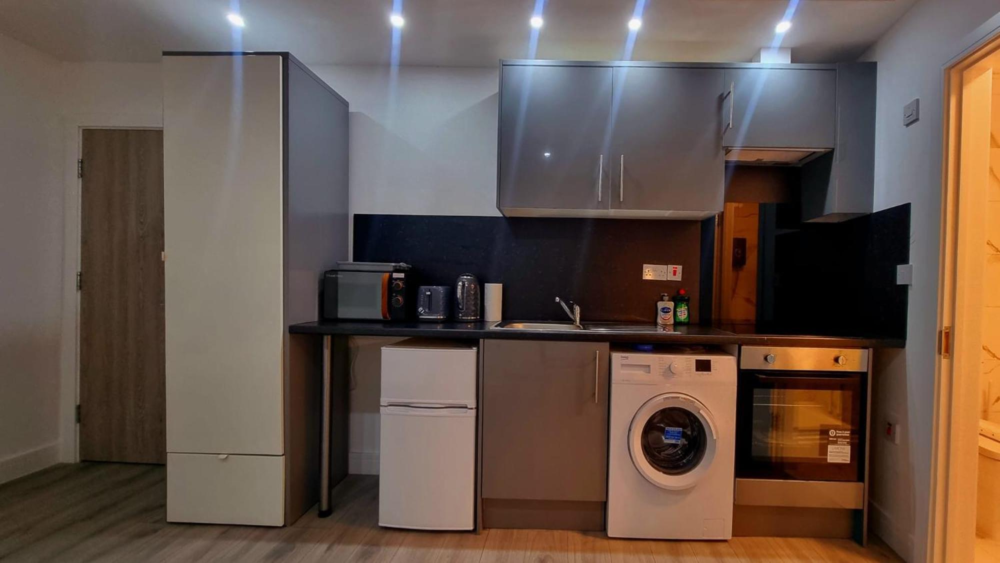Brand New Collection Of Close To Tube Station Apartment