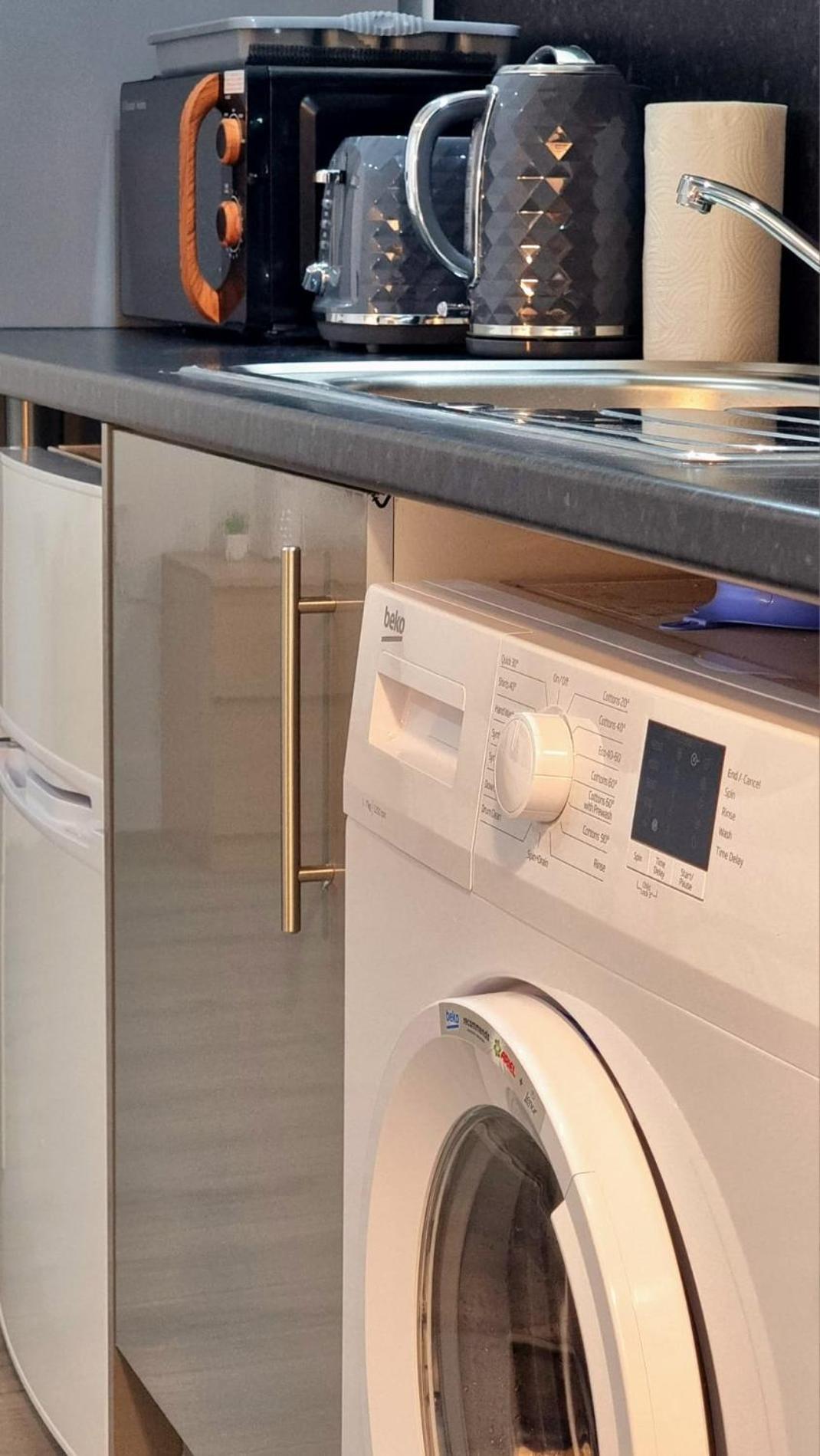Apartment Brand New Collection Of Close To Tube Station London