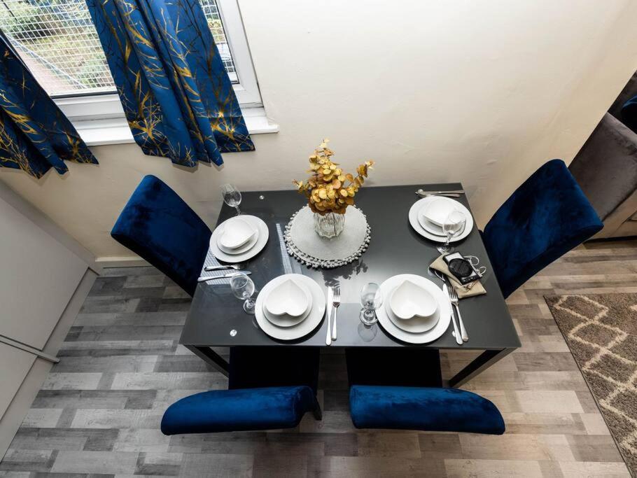 1 Bedroom-sofabed-worktable-4-wifi-parking Lejlighed