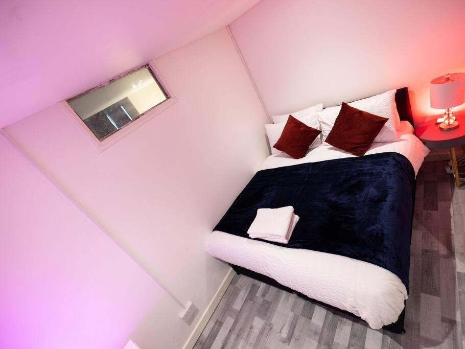 1 Bedroom-sofabed-worktable-4-wifi-parking Lejlighed London