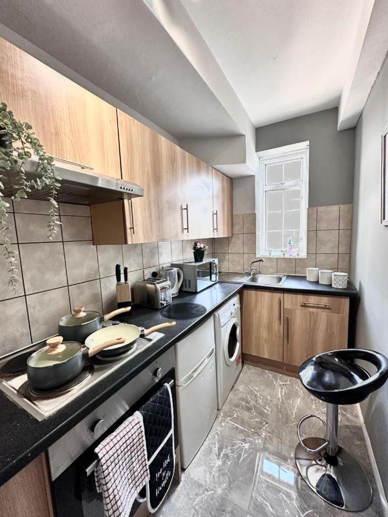 Leilighet Light Budget Studio On Edgware Road, London