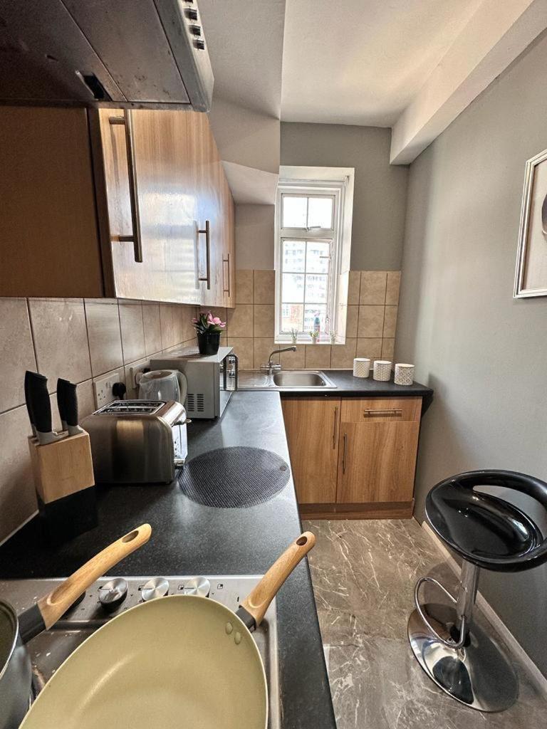Light Budget Studio On Edgware Road, Leilighet *