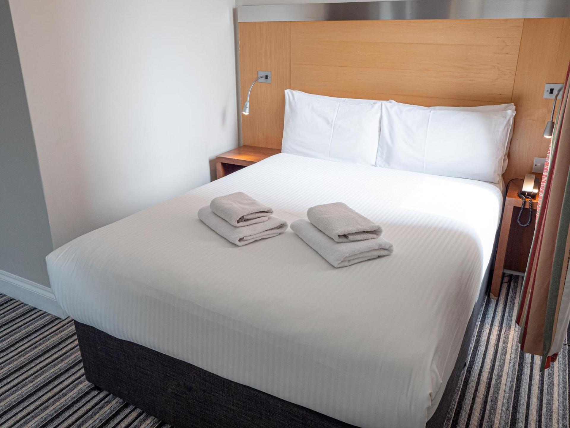 Maiden Oval Hotel London