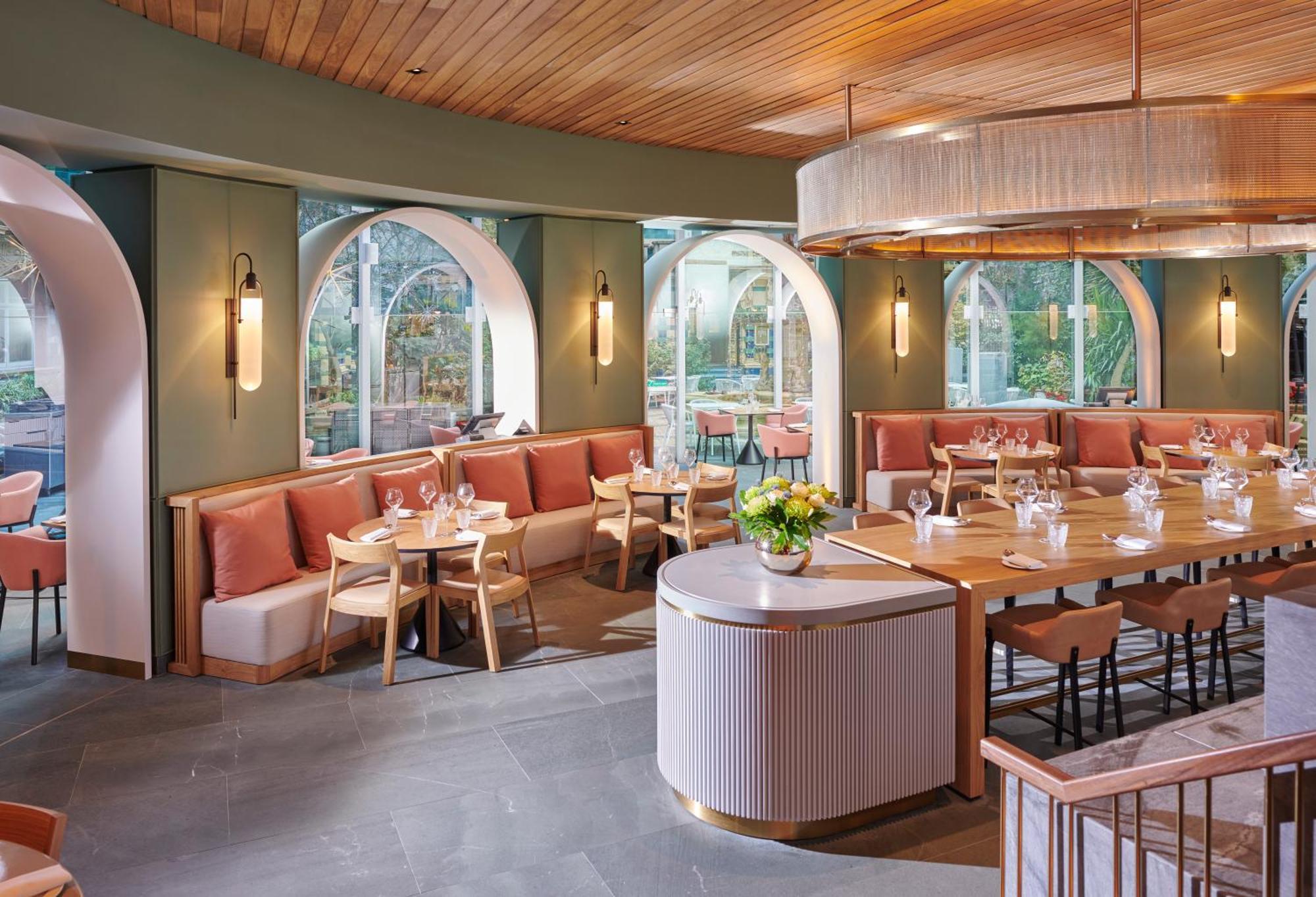 St. James' Court, A Taj Hotel, Hotel 4*