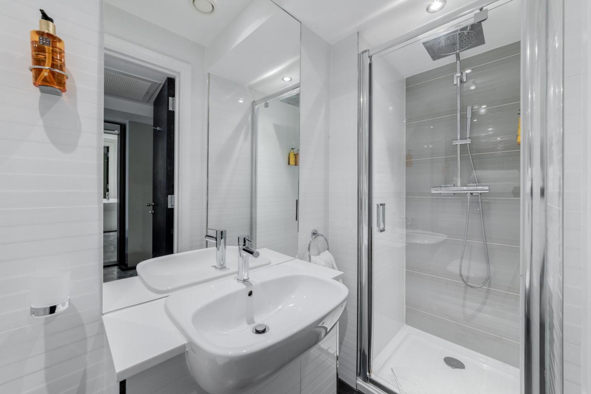 Mornington Victoria 4* London