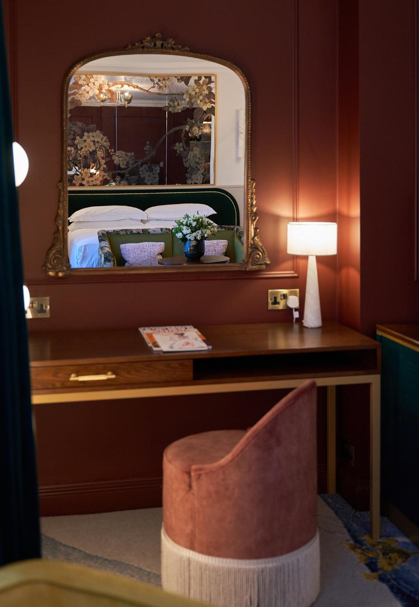 Hotel The Capital Hotel, & Townhouse 5*