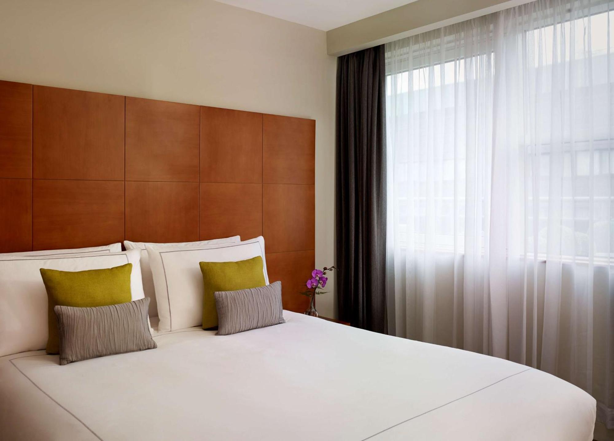Park Plaza Victoria Hotel 4*