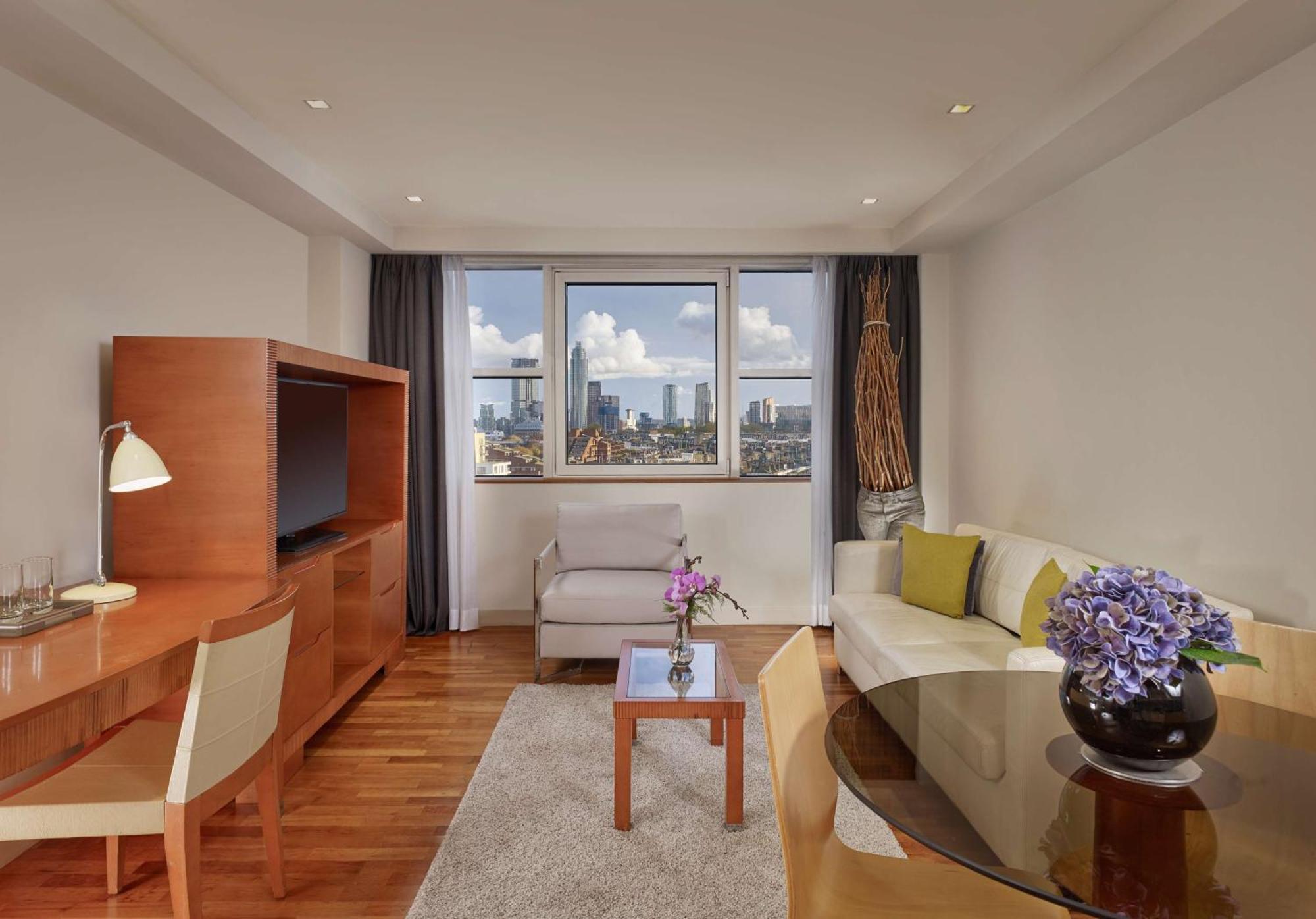 Park Plaza Victoria 4*