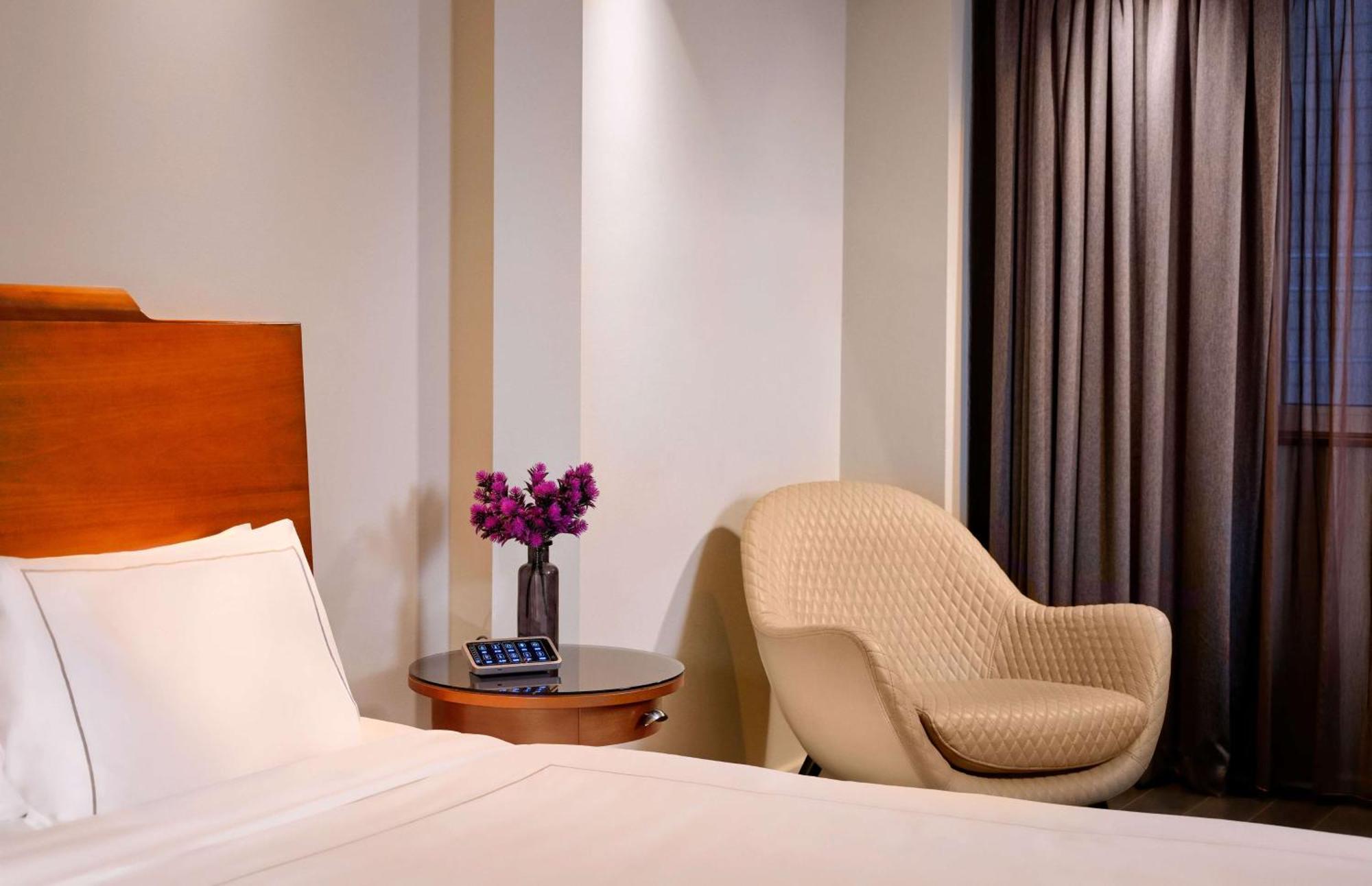 Park Plaza Victoria Hotel